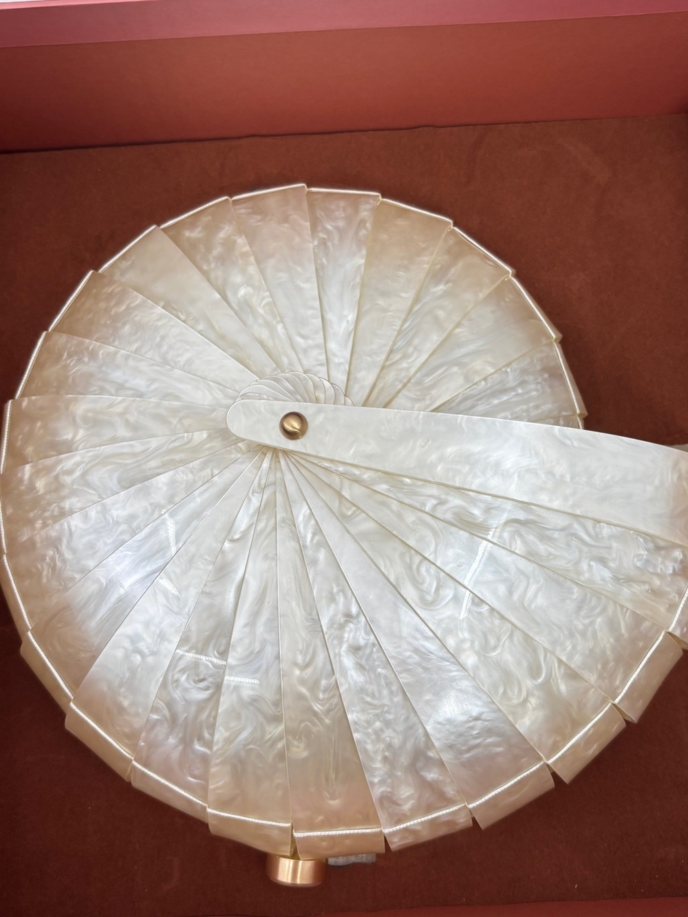 Cult Gaia Sirena Shell Acrylic Rounded Seashell Clutch in Ivory - Picture 3 of 14